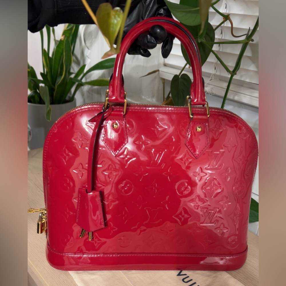 Louis Vuitton PM Alma Vernis